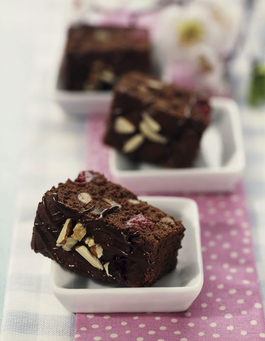 recipe image Nuss-Brownies mit Kirschen