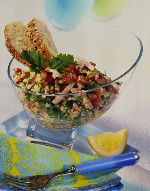 recipe image Orientalischer Salat mit Fleischwurst