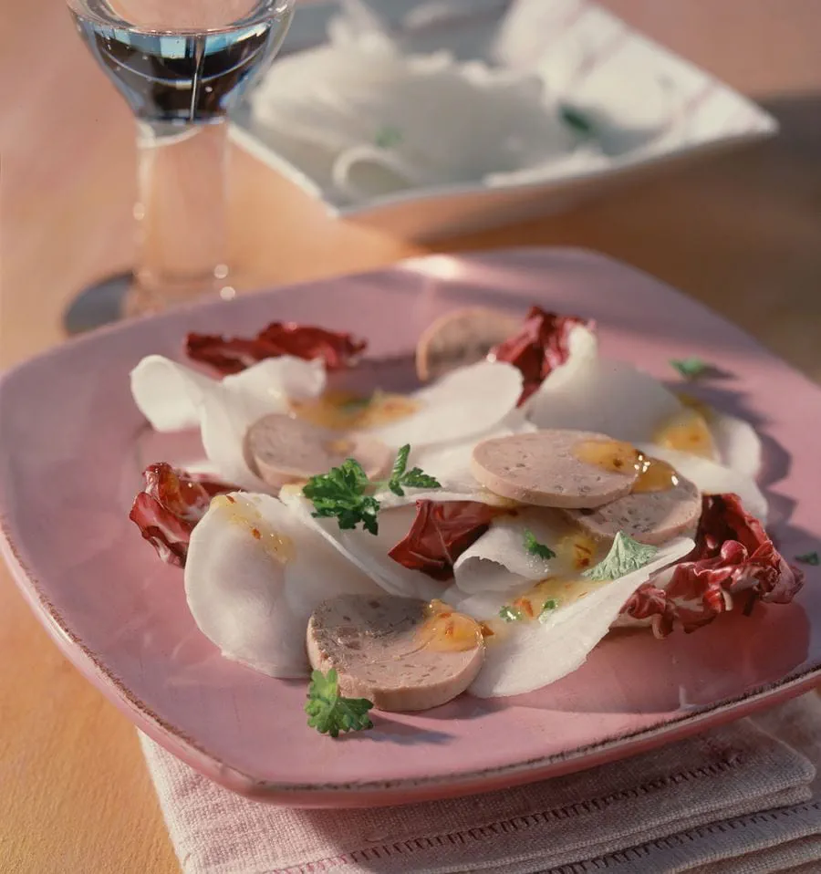 recipe image Rettich-Carpaccio mit Apfel-Zwiebel-Leberwurst