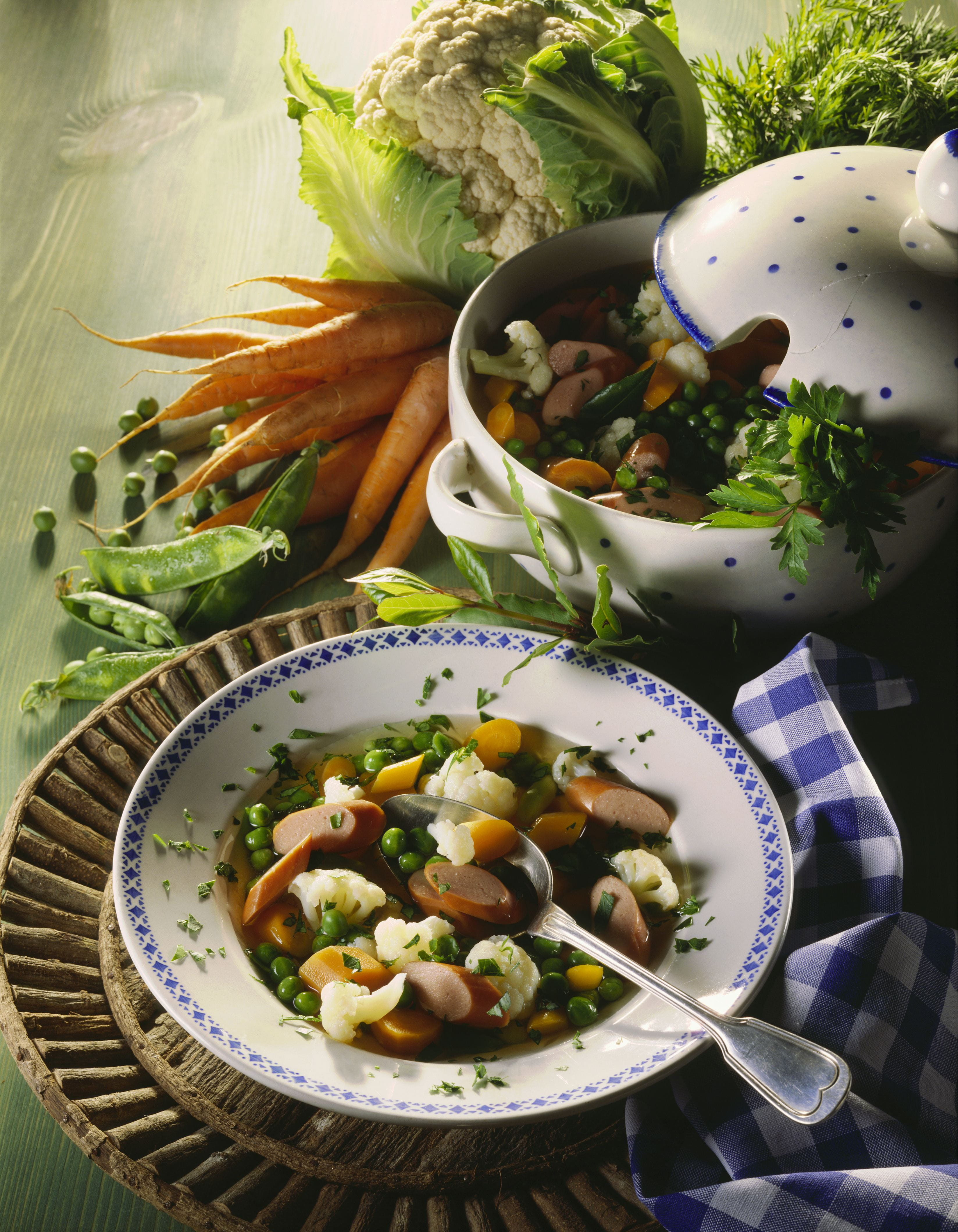 Möhrentopf mit Würstchen| Du Darfst