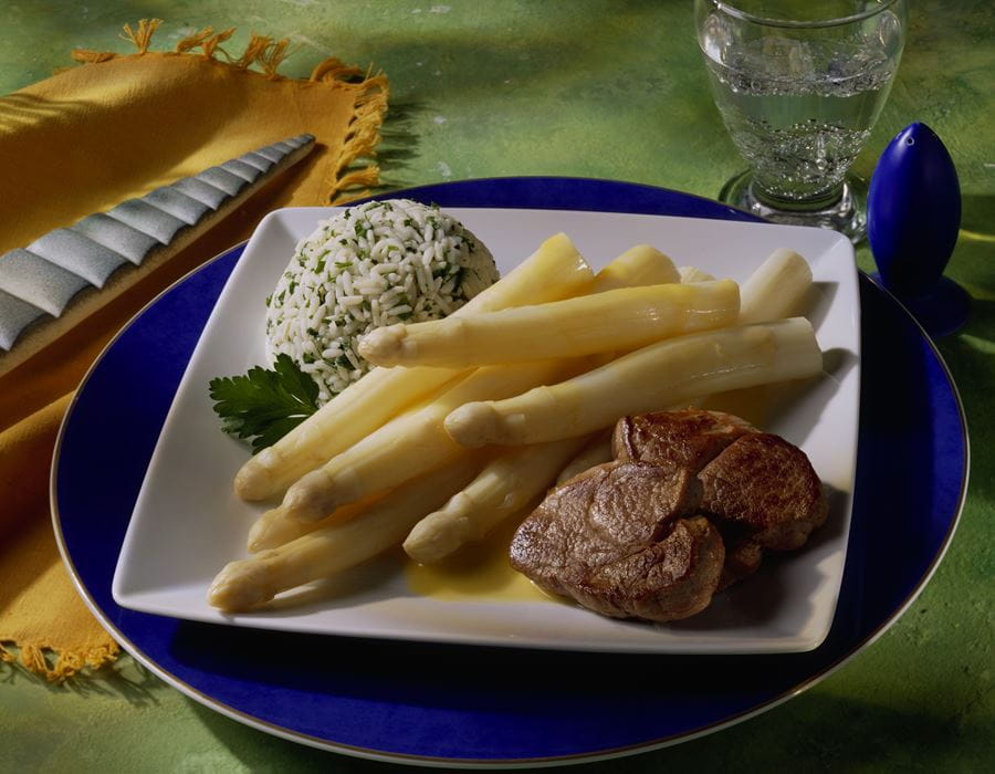 recipe image Schweinefilet mit Spargel und Petersilienreis