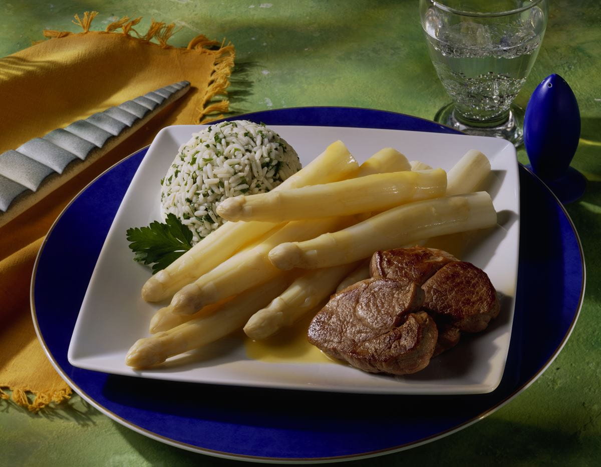 recipe image Schweinefilet mit Spargel und Petersilienreis